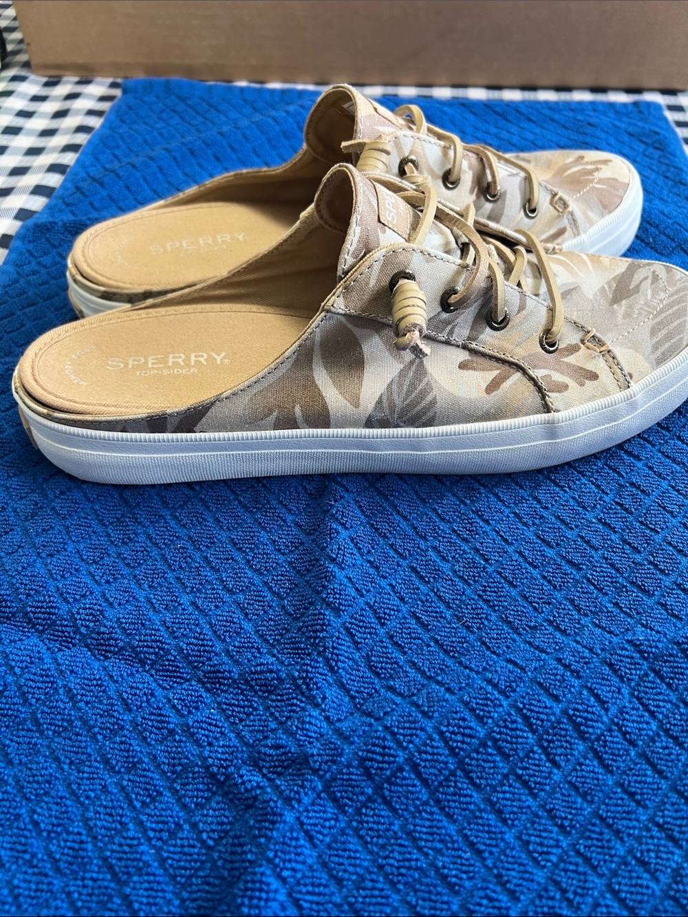 Sperry Women's Crest Vibe Mule (Tan Floral/Palm Camo print) - Picture 4 of 5